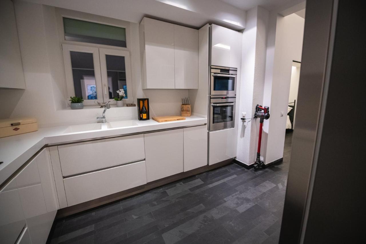 V Apartments Белинцона Екстериор снимка