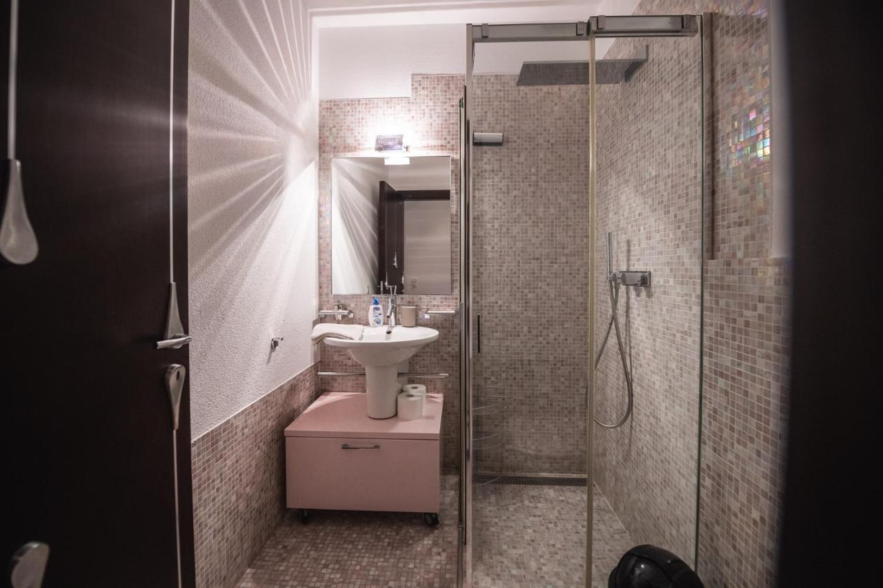 V Apartments Белинцона Екстериор снимка